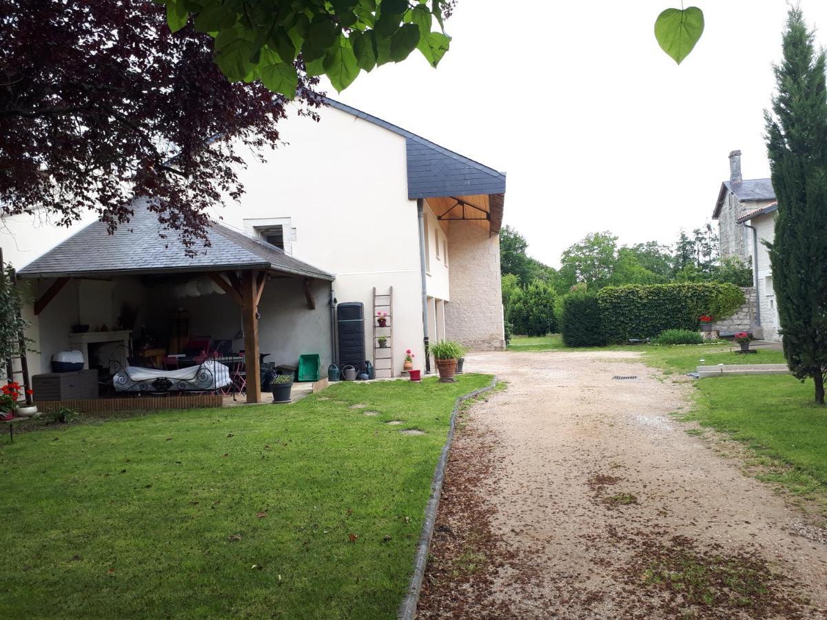 Gite Amanala Poitou Saint-Genest-d'Ambiere エクステリア 写真